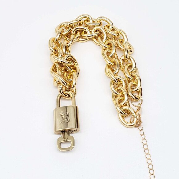 100% Auth Louis Vuitton Lock & Key with Unbranded Gold Plated Chain Necklace - Picture 6 of 7